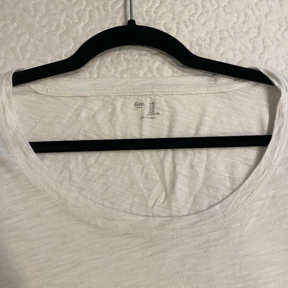 *Two for one* Gap tops - Picture 6 of 7